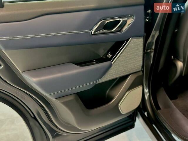 Сірий Ленд Ровер Рендж Ровер Велар, об'ємом двигуна 2 л та пробігом 69 тис. км за 55900 $, фото 24 на Automoto.ua