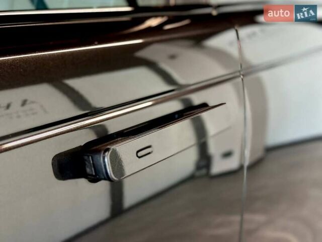 Сірий Ленд Ровер Рендж Ровер Велар, об'ємом двигуна 2 л та пробігом 69 тис. км за 55900 $, фото 9 на Automoto.ua