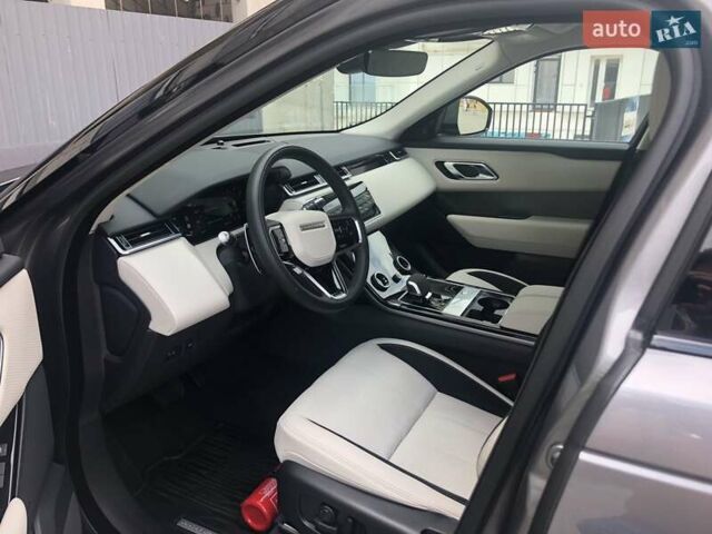 Серый Ленд Ровер Рендж Ровер Велар, объемом двигателя 2 л и пробегом 24 тыс. км за 63000 $, фото 2 на Automoto.ua