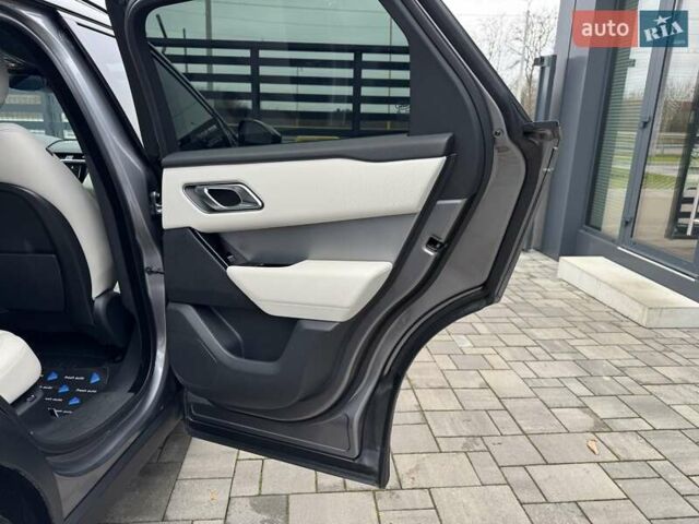 Серый Ленд Ровер Рендж Ровер Велар, объемом двигателя 2 л и пробегом 14 тыс. км за 58700 $, фото 33 на Automoto.ua