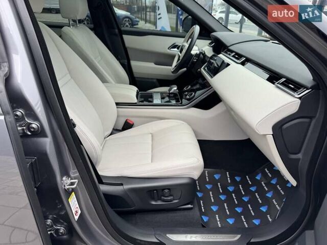 Серый Ленд Ровер Рендж Ровер Велар, объемом двигателя 2 л и пробегом 14 тыс. км за 58700 $, фото 38 на Automoto.ua