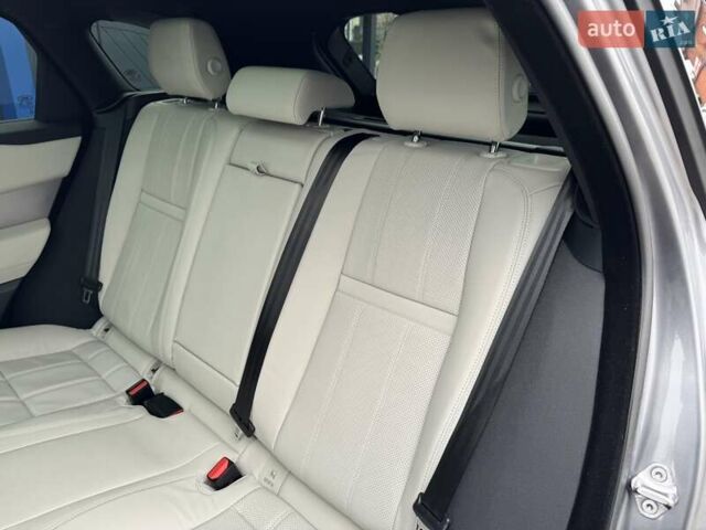 Серый Ленд Ровер Рендж Ровер Велар, объемом двигателя 2 л и пробегом 14 тыс. км за 58700 $, фото 29 на Automoto.ua