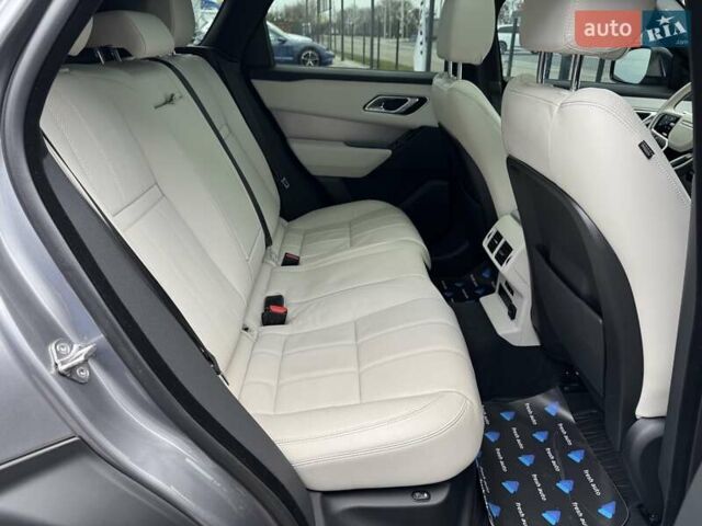 Серый Ленд Ровер Рендж Ровер Велар, объемом двигателя 2 л и пробегом 14 тыс. км за 58700 $, фото 34 на Automoto.ua