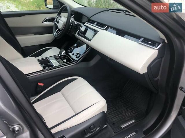 Серый Ленд Ровер Рендж Ровер Велар, объемом двигателя 2 л и пробегом 24 тыс. км за 63000 $, фото 3 на Automoto.ua