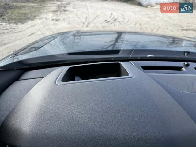 Серый Ленд Ровер Рендж Ровер Велар, объемом двигателя 3 л и пробегом 8 тыс. км за 85000 $, фото 12 на Automoto.ua