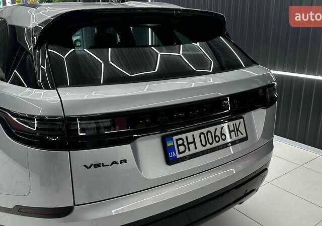 Серый Ленд Ровер Рендж Ровер Велар, объемом двигателя 2 л и пробегом 22 тыс. км за 74000 $, фото 1 на Automoto.ua