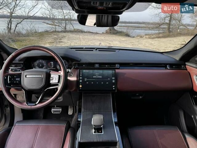 Серый Ленд Ровер Рендж Ровер Велар, объемом двигателя 3 л и пробегом 8 тыс. км за 85000 $, фото 10 на Automoto.ua