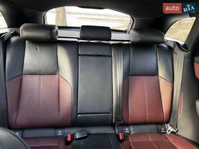 Серый Ленд Ровер Рендж Ровер Велар, объемом двигателя 3 л и пробегом 8 тыс. км за 85000 $, фото 21 на Automoto.ua