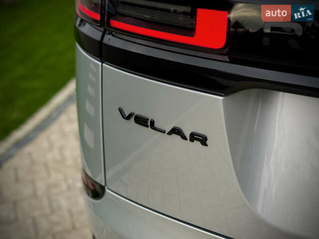 Сірий Ленд Ровер Рендж Ровер Велар, об'ємом двигуна 2 л та пробігом 22 тис. км за 74900 $, фото 24 на Automoto.ua