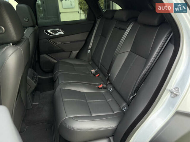 Сірий Ленд Ровер Рендж Ровер Велар, об'ємом двигуна 2 л та пробігом 22 тис. км за 74900 $, фото 34 на Automoto.ua