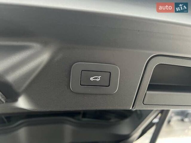 Сірий Ленд Ровер Рендж Ровер Велар, об'ємом двигуна 2 л та пробігом 24 тис. км за 69900 $, фото 28 на Automoto.ua