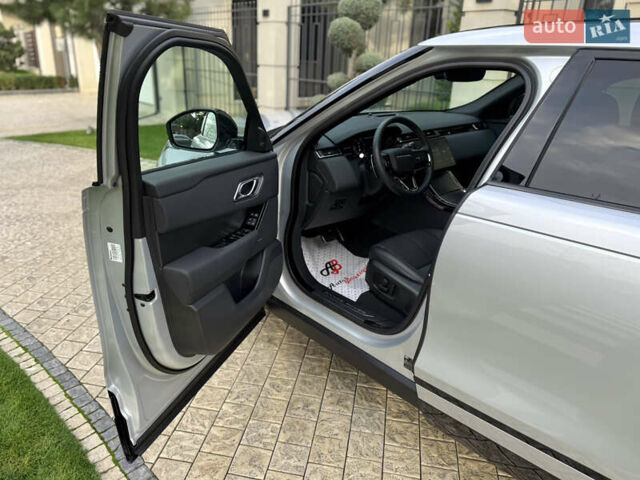 Сірий Ленд Ровер Рендж Ровер Велар, об'ємом двигуна 2 л та пробігом 22 тис. км за 74900 $, фото 26 на Automoto.ua