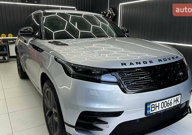 Серый Ленд Ровер Рендж Ровер Велар, объемом двигателя 2 л и пробегом 22 тыс. км за 74000 $, фото 2 на Automoto.ua