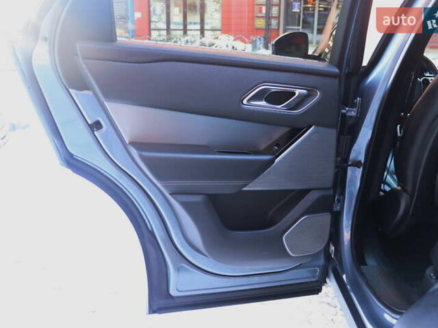 Синий Ленд Ровер Рендж Ровер Велар, объемом двигателя 2 л и пробегом 128 тыс. км за 31900 $, фото 33 на Automoto.ua