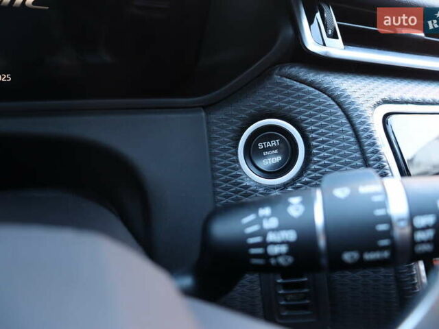 Синий Ленд Ровер Рендж Ровер Велар, объемом двигателя 2 л и пробегом 128 тыс. км за 31900 $, фото 24 на Automoto.ua