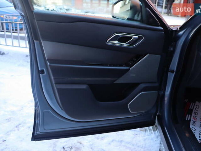 Синий Ленд Ровер Рендж Ровер Велар, объемом двигателя 2 л и пробегом 128 тыс. км за 31900 $, фото 11 на Automoto.ua