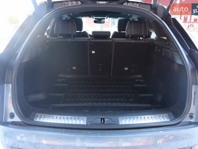 Синий Ленд Ровер Рендж Ровер Велар, объемом двигателя 2 л и пробегом 128 тыс. км за 31900 $, фото 40 на Automoto.ua