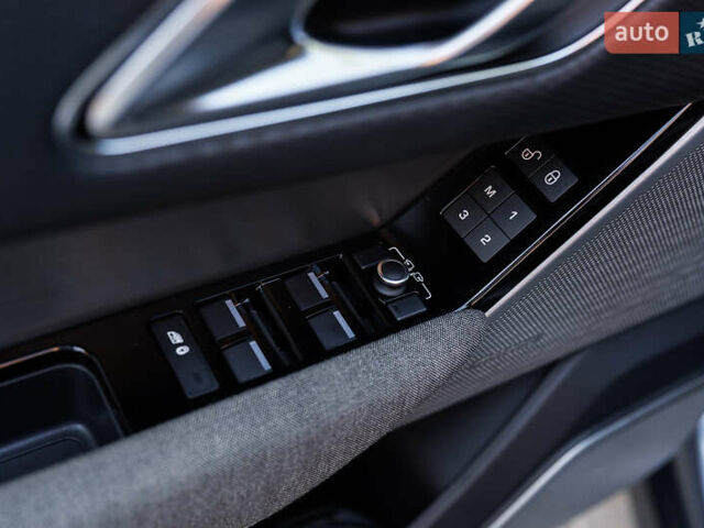 Синій Ленд Ровер Рендж Ровер Велар, об'ємом двигуна 2 л та пробігом 113 тис. км за 38999 $, фото 55 на Automoto.ua