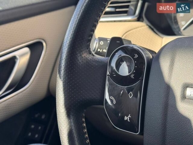 Синий Ленд Ровер Рендж Ровер Велар, объемом двигателя 2 л и пробегом 103 тыс. км за 37700 $, фото 56 на Automoto.ua