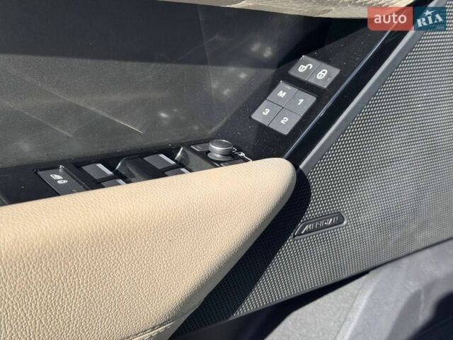 Синий Ленд Ровер Рендж Ровер Велар, объемом двигателя 2 л и пробегом 103 тыс. км за 37700 $, фото 35 на Automoto.ua