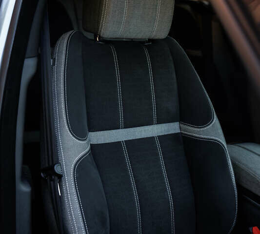 Синій Ленд Ровер Рендж Ровер Велар, об'ємом двигуна 2 л та пробігом 113 тис. км за 38999 $, фото 50 на Automoto.ua