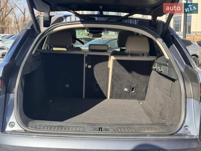 Синий Ленд Ровер Рендж Ровер Велар, объемом двигателя 2 л и пробегом 103 тыс. км за 37700 $, фото 26 на Automoto.ua