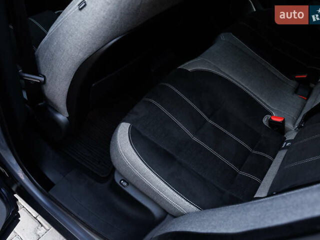 Синій Ленд Ровер Рендж Ровер Велар, об'ємом двигуна 2 л та пробігом 113 тис. км за 38999 $, фото 67 на Automoto.ua