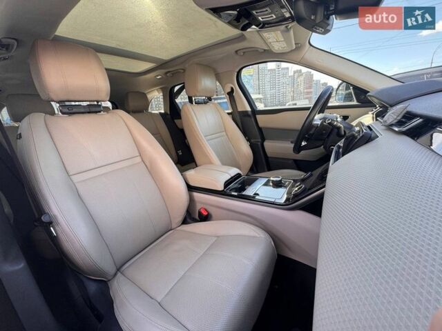 Синий Ленд Ровер Рендж Ровер Велар, объемом двигателя 2 л и пробегом 103 тыс. км за 37700 $, фото 70 на Automoto.ua