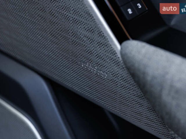 Синій Ленд Ровер Рендж Ровер Велар, об'ємом двигуна 2 л та пробігом 113 тис. км за 38999 $, фото 46 на Automoto.ua