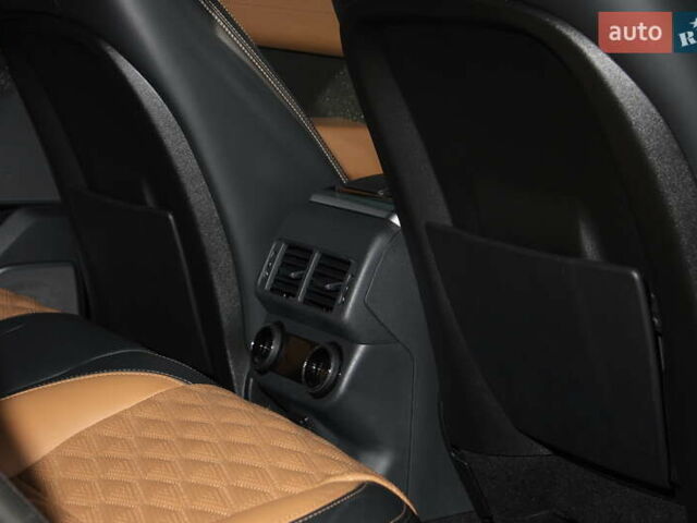 Синій Ленд Ровер Рендж Ровер Велар, об'ємом двигуна 5 л та пробігом 114 тис. км за 75000 $, фото 31 на Automoto.ua