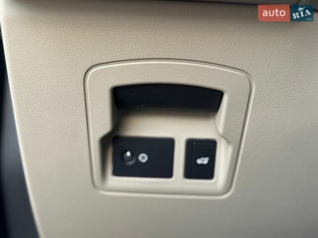 Синий Ленд Ровер Рендж Ровер Велар, объемом двигателя 2 л и пробегом 99 тыс. км за 52800 $, фото 35 на Automoto.ua