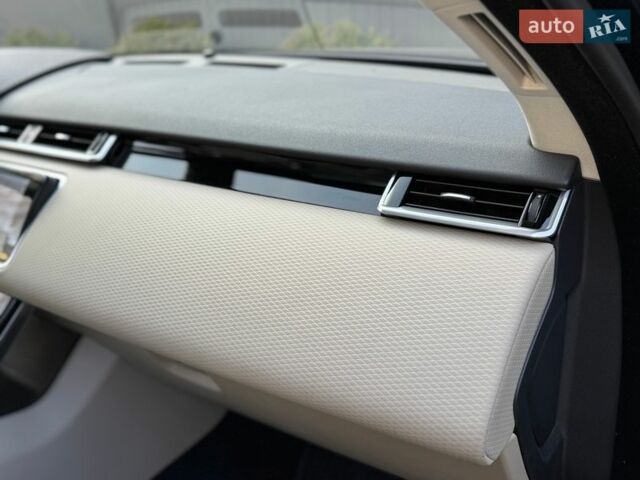 Синий Ленд Ровер Рендж Ровер Велар, объемом двигателя 2 л и пробегом 99 тыс. км за 52800 $, фото 52 на Automoto.ua