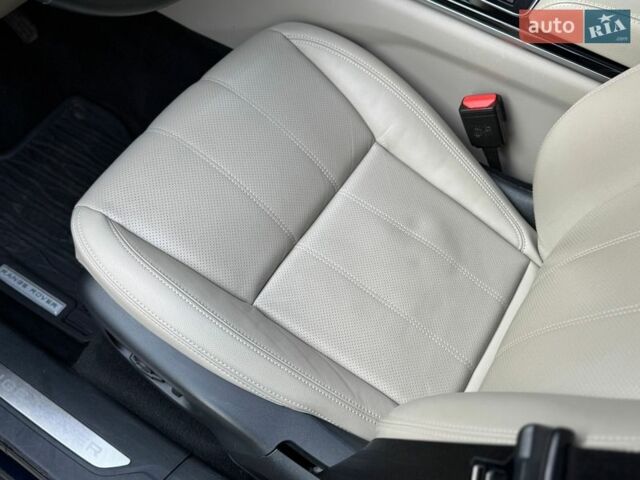 Синий Ленд Ровер Рендж Ровер Велар, объемом двигателя 2 л и пробегом 99 тыс. км за 52800 $, фото 32 на Automoto.ua