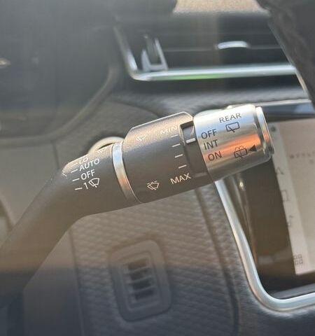 Синий Ленд Ровер Рендж Ровер Велар, объемом двигателя 2 л и пробегом 103 тыс. км за 36500 $, фото 8 на Automoto.ua