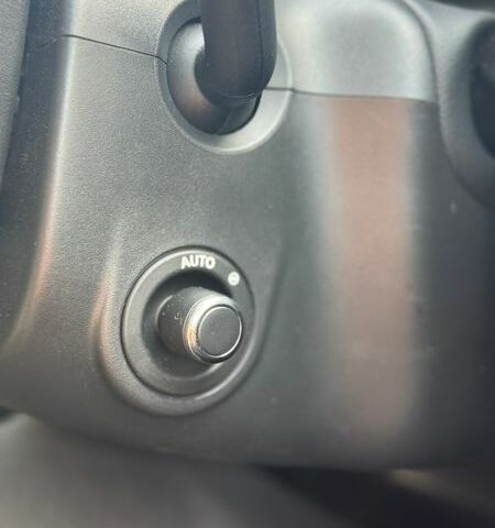 Синий Ленд Ровер Рендж Ровер Велар, объемом двигателя 2 л и пробегом 103 тыс. км за 36500 $, фото 11 на Automoto.ua