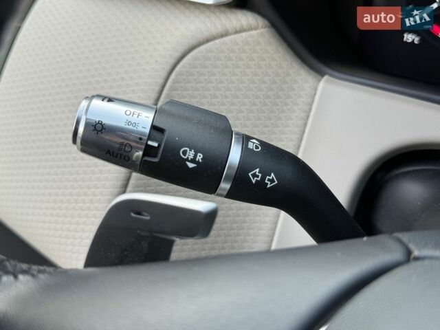 Синий Ленд Ровер Рендж Ровер Велар, объемом двигателя 2 л и пробегом 99 тыс. км за 52800 $, фото 58 на Automoto.ua