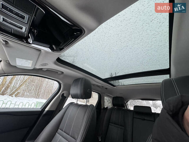 Синій Ленд Ровер Рендж Ровер Велар, об'ємом двигуна 2 л та пробігом 102 тис. км за 38500 $, фото 19 на Automoto.ua