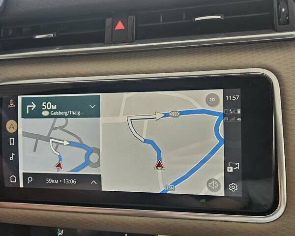 Синій Ленд Ровер Рендж Ровер Велар, об'ємом двигуна 2 л та пробігом 40 тис. км за 72900 $, фото 4 на Automoto.ua