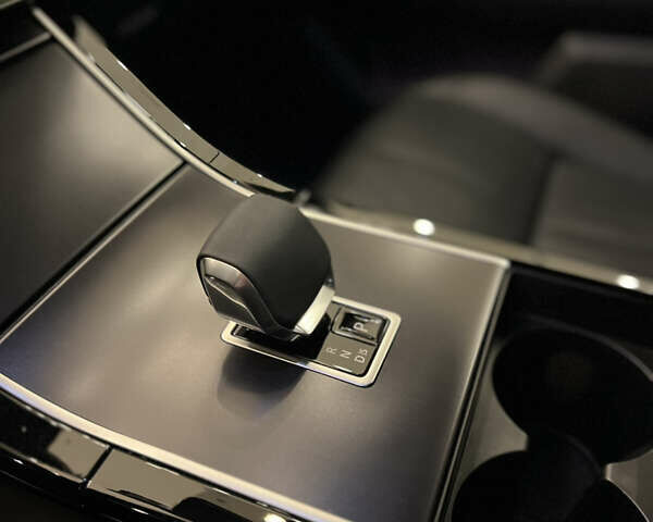 Синій Ленд Ровер Рендж Ровер Велар, об'ємом двигуна 2 л та пробігом 16 тис. км за 84000 $, фото 16 на Automoto.ua