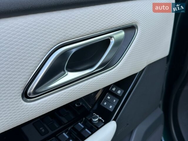 Зеленый Ленд Ровер Рендж Ровер Велар, объемом двигателя 2 л и пробегом 65 тыс. км за 55900 $, фото 12 на Automoto.ua