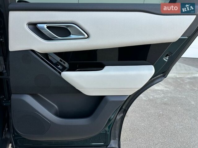 Зеленый Ленд Ровер Рендж Ровер Велар, объемом двигателя 2 л и пробегом 65 тыс. км за 55900 $, фото 26 на Automoto.ua