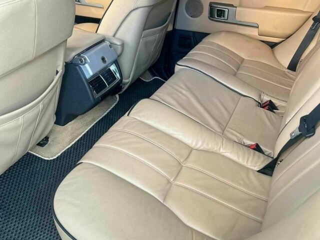 Белый Ленд Ровер Рендж Ровер, объемом двигателя 4.4 л и пробегом 440 тыс. км за 4500 $, фото 4 на Automoto.ua