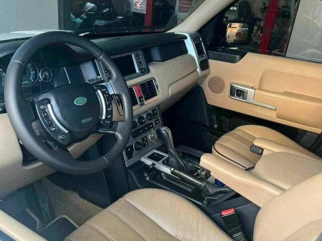 Белый Ленд Ровер Рендж Ровер, объемом двигателя 4.4 л и пробегом 440 тыс. км за 4500 $, фото 3 на Automoto.ua