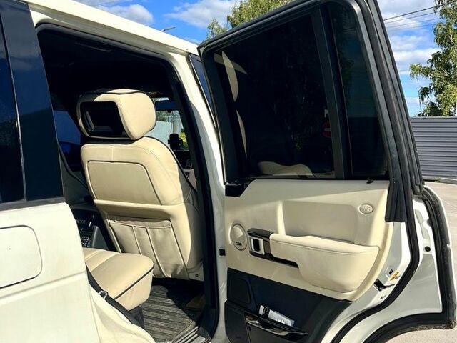 Білий Ленд Ровер Рендж Ровер, об'ємом двигуна 4.4 л та пробігом 213 тис. км за 11000 $, фото 2 на Automoto.ua