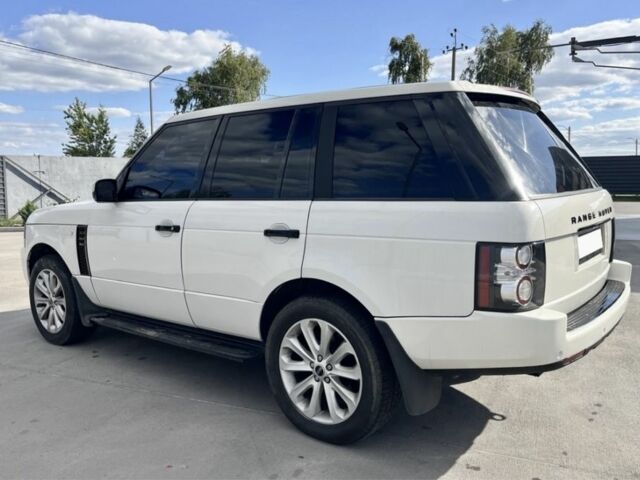 Білий Ленд Ровер Рендж Ровер, об'ємом двигуна 4.4 л та пробігом 214 тис. км за 10500 $, фото 1 на Automoto.ua