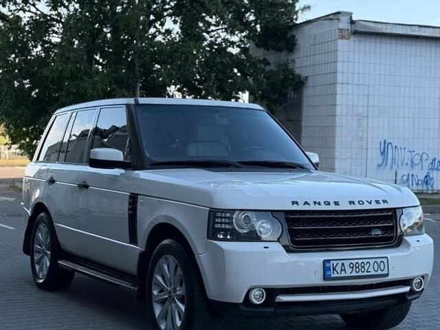 Білий Ленд Ровер Рендж Ровер, об'ємом двигуна 4.4 л та пробігом 215 тис. км за 7000 $, фото 1 на Automoto.ua