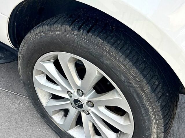 Білий Ленд Ровер Рендж Ровер, об'ємом двигуна 4.4 л та пробігом 213 тис. км за 11000 $, фото 4 на Automoto.ua