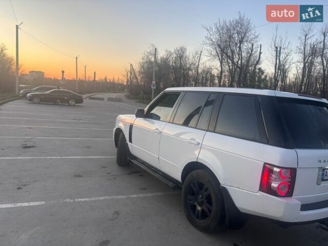 Білий Ленд Ровер Рендж Ровер, об'ємом двигуна 4.4 л та пробігом 400 тис. км за 8999 $, фото 3 на Automoto.ua