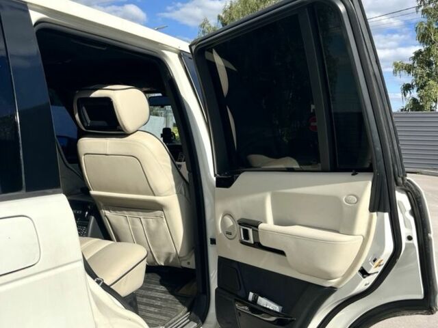 Білий Ленд Ровер Рендж Ровер, об'ємом двигуна 4.4 л та пробігом 214 тис. км за 10500 $, фото 5 на Automoto.ua