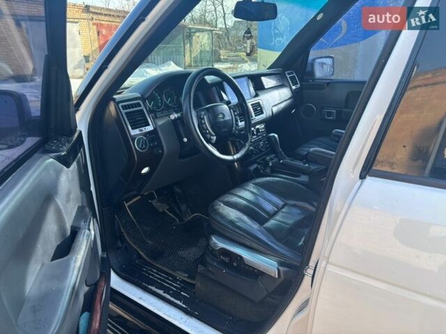 Білий Ленд Ровер Рендж Ровер, об'ємом двигуна 4.4 л та пробігом 400 тис. км за 8999 $, фото 6 на Automoto.ua
